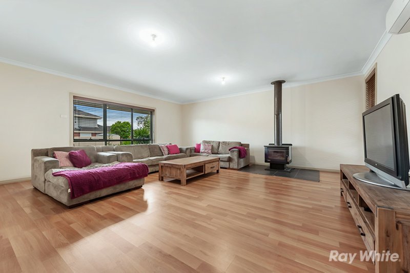 Photo - 21 Ruben Drive, Sydenham VIC 3037 - Image 5