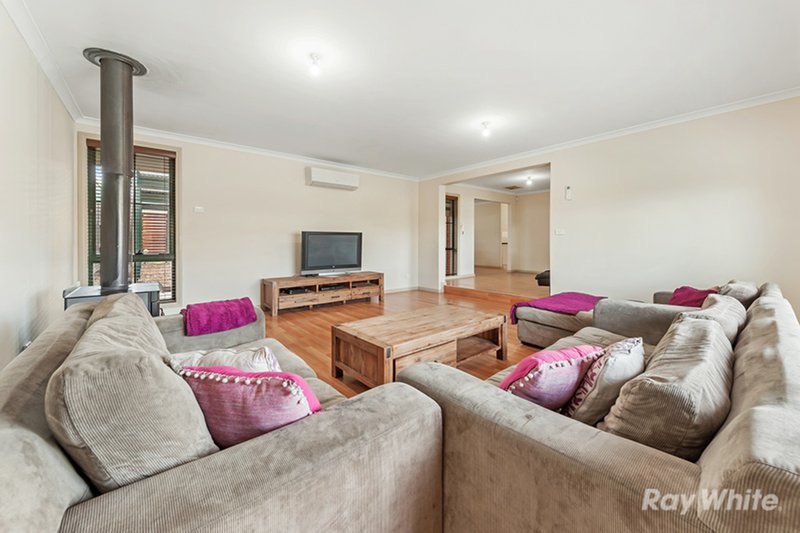 Photo - 21 Ruben Drive, Sydenham VIC 3037 - Image 6