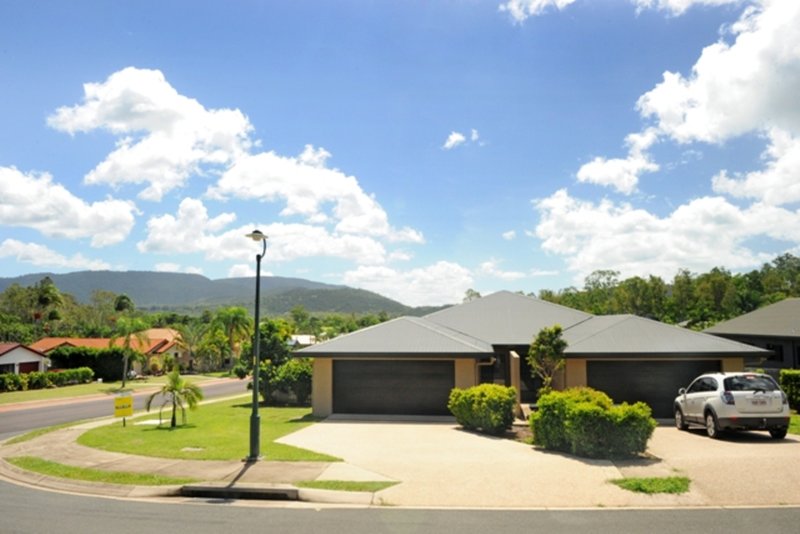 2/1 Ryben Court, Cannonvale QLD 4802