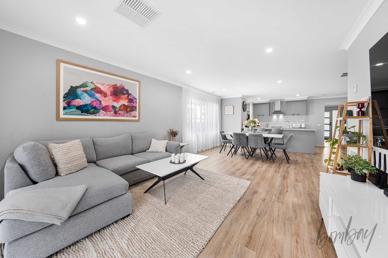 Photo - 21 Salvia Street, Mickleham VIC 3064 - Image 8