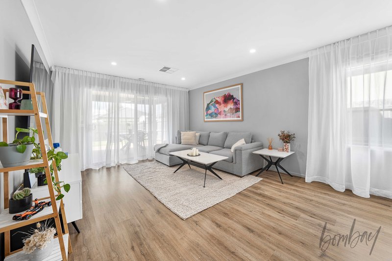 Photo - 21 Salvia Street, Mickleham VIC 3064 - Image 10