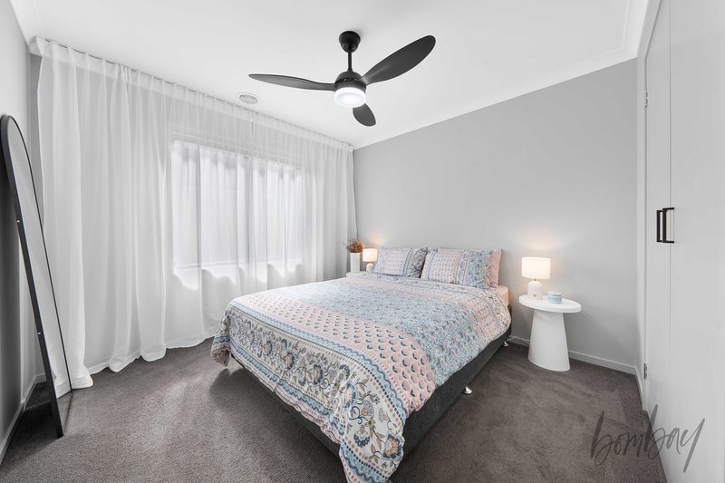 Photo - 21 Salvia Street, Mickleham VIC 3064 - Image 13