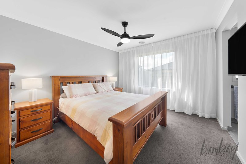 Photo - 21 Salvia Street, Mickleham VIC 3064 - Image 15