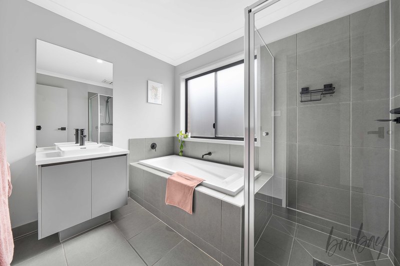 Photo - 21 Salvia Street, Mickleham VIC 3064 - Image 16