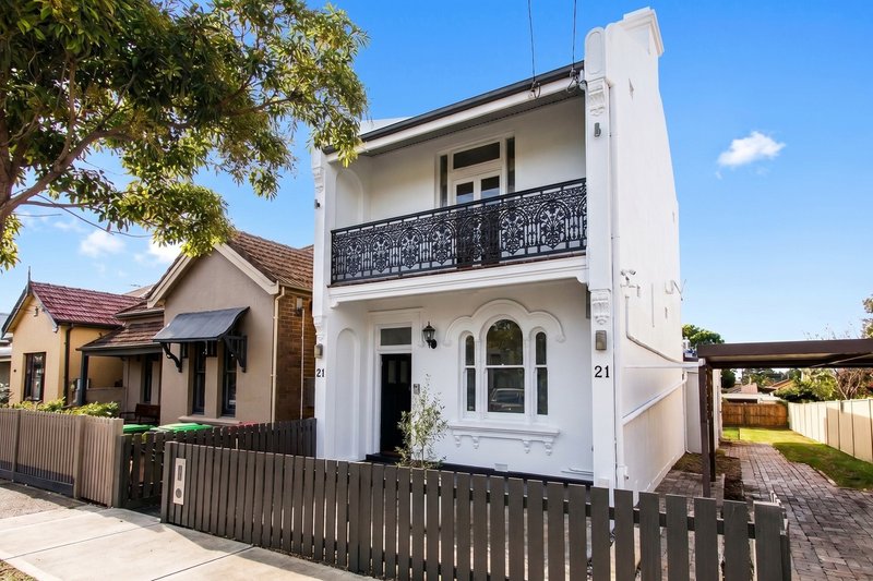 Photo - 21 Samuel Street, Tempe NSW 2044 - Image 1