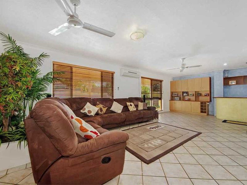 Photo - 21 San Fernando Drive, Worongary QLD 4213 - Image 4