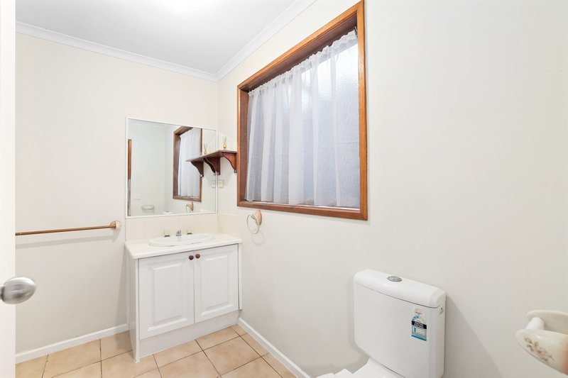 Photo - 21 Sandleford Way, Hoppers Crossing VIC 3029 - Image 7