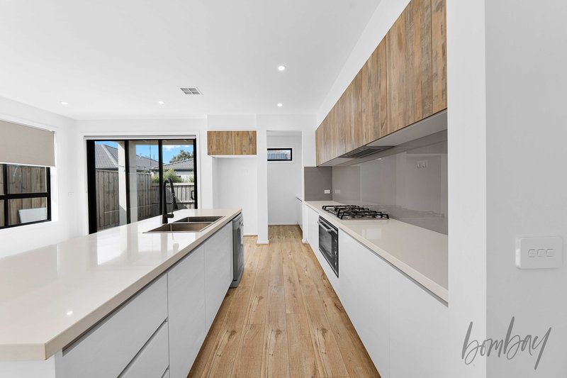 Photo - 21 Sandon Crescent, Donnybrook VIC 3064 - Image 3