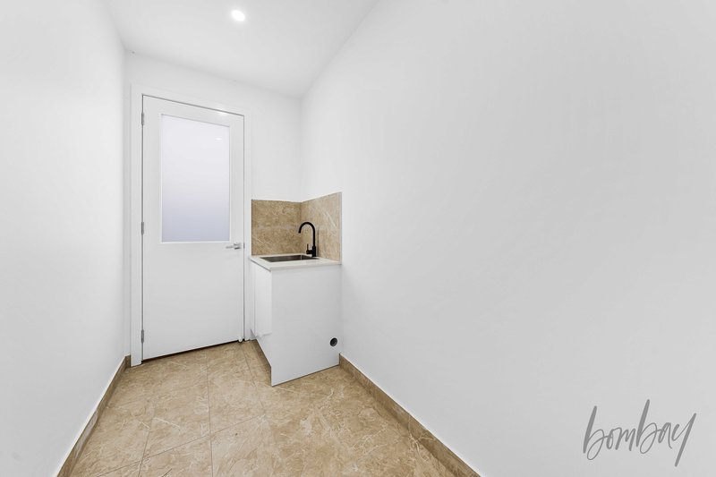 Photo - 21 Sandon Crescent, Donnybrook VIC 3064 - Image 14