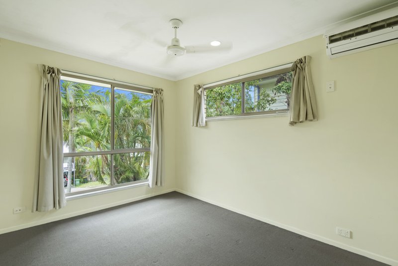 Photo - 21 Sandpiper Crescent, Jubilee Pocket QLD 4802 - Image 6