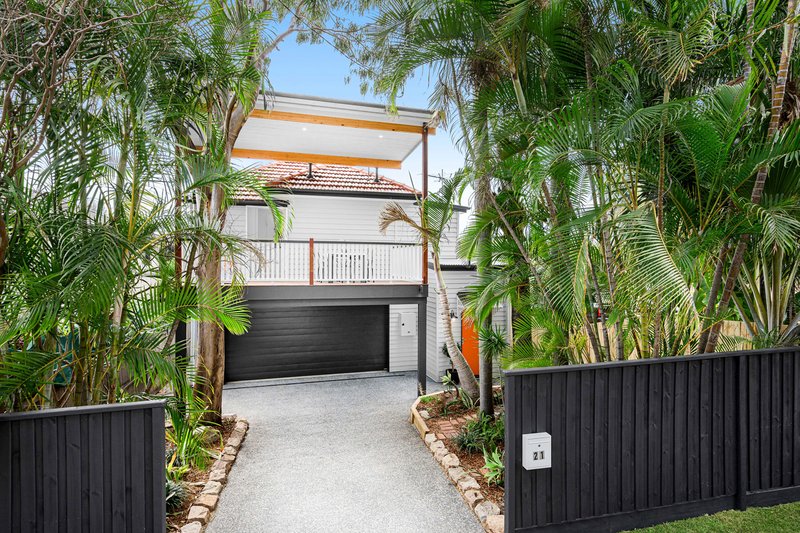 Photo - 21 Sandy Camp Road, Wynnum QLD 4178 - Image 1