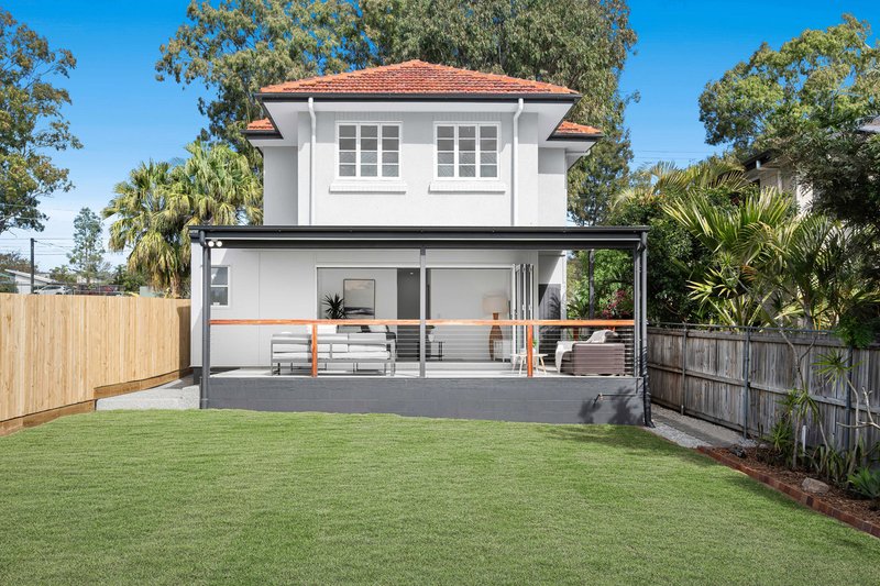 Photo - 21 Sandy Camp Road, Wynnum QLD 4178 - Image 4