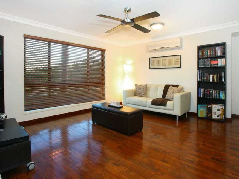 Photo - 21 Santa Isobel Boulevard, Pacific Pines QLD 4211 - Image 3