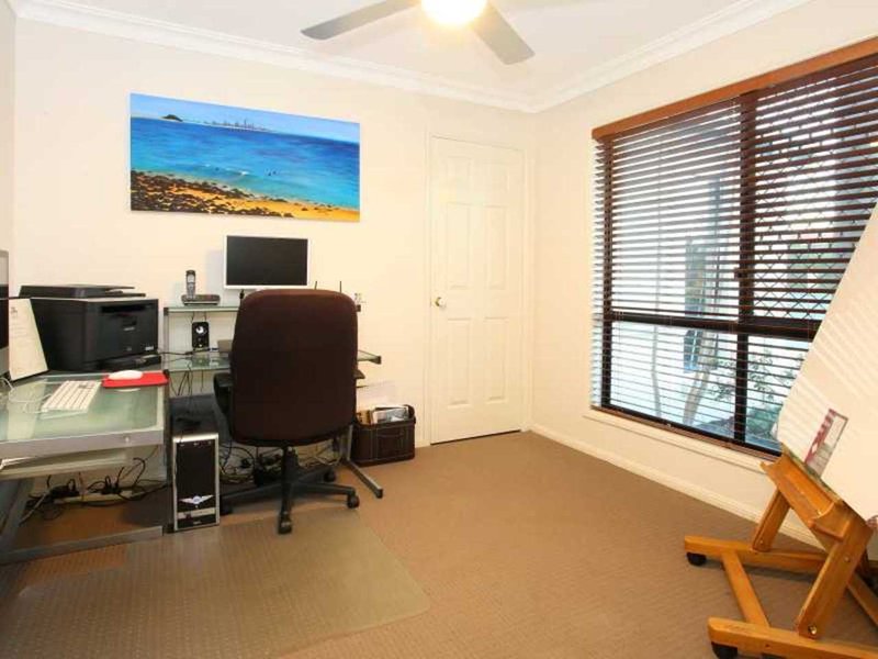 Photo - 21 Santa Isobel Boulevard, Pacific Pines QLD 4211 - Image 8