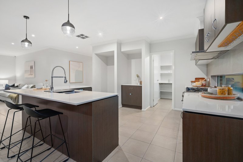 Photo - 21 Sarissa Street, Lalor VIC 3075 - Image 3