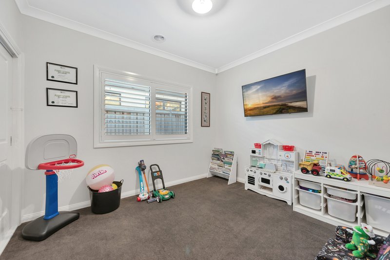 Photo - 21 Sark Street, Clyde North VIC 3978 - Image 14