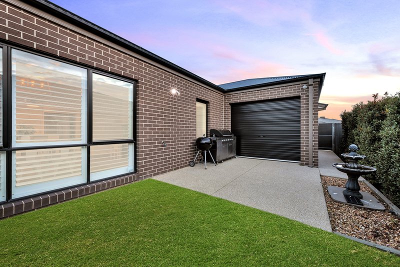 Photo - 21 Sark Street, Clyde North VIC 3978 - Image 20