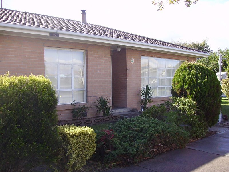 Photo - 21 Saunders Crescent, Traralgon VIC 3844 - Image 4