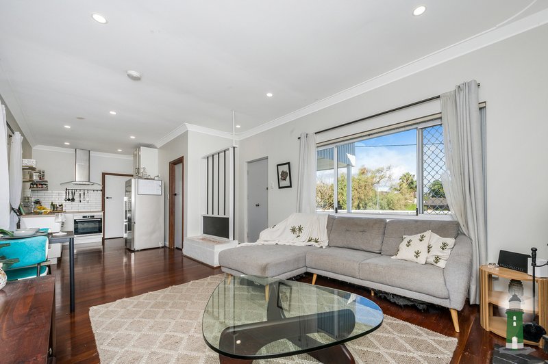 Photo - 21 Sawle Road, Hamilton Hill WA 6163 - Image 2