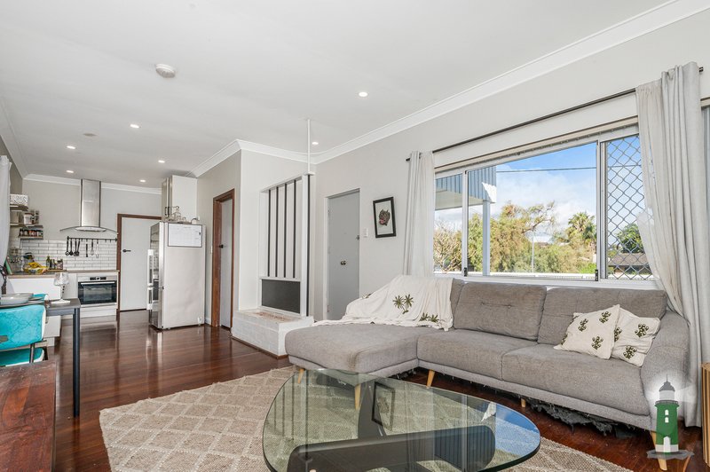 Photo - 21 Sawle Road, Hamilton Hill WA 6163 - Image 6