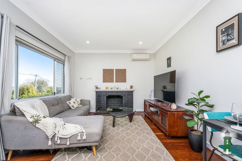 Photo - 21 Sawle Road, Hamilton Hill WA 6163 - Image 9