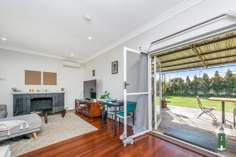Photo - 21 Sawle Road, Hamilton Hill WA 6163 - Image 14