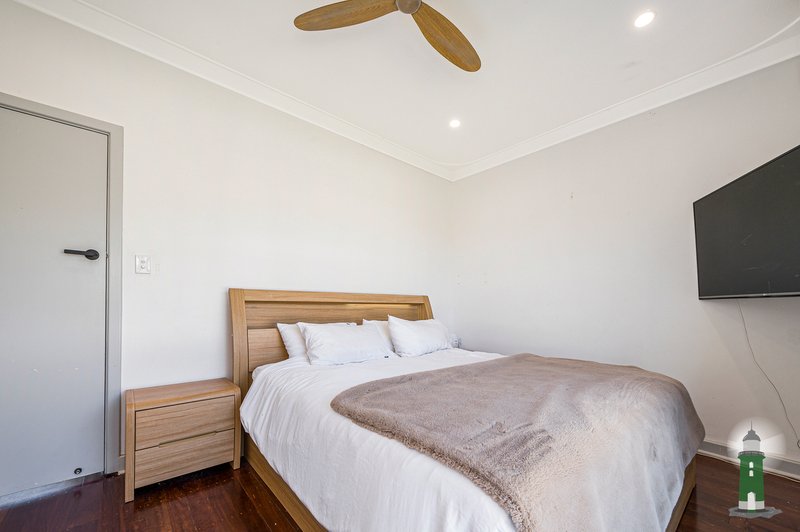 Photo - 21 Sawle Road, Hamilton Hill WA 6163 - Image 22