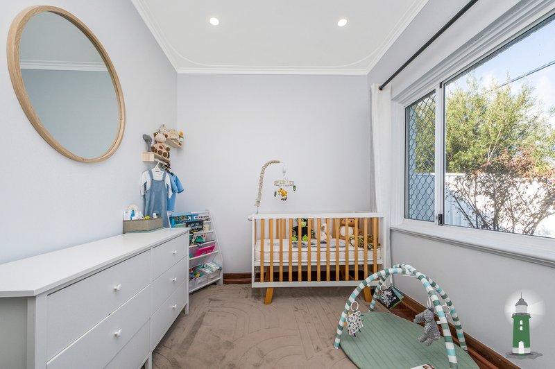 Photo - 21 Sawle Road, Hamilton Hill WA 6163 - Image 24