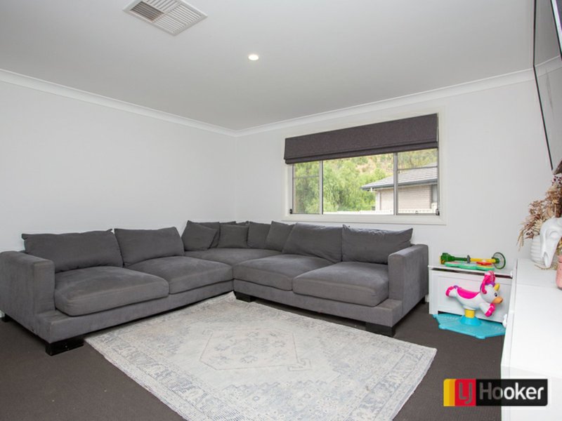 Photo - 21 Scarborough Close, North Tamworth NSW 2340 - Image 6