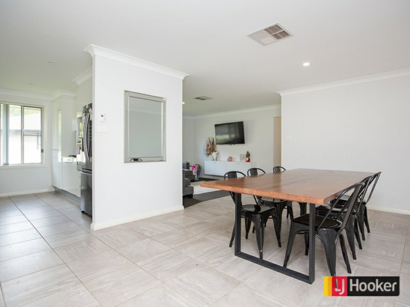 Photo - 21 Scarborough Close, North Tamworth NSW 2340 - Image 7