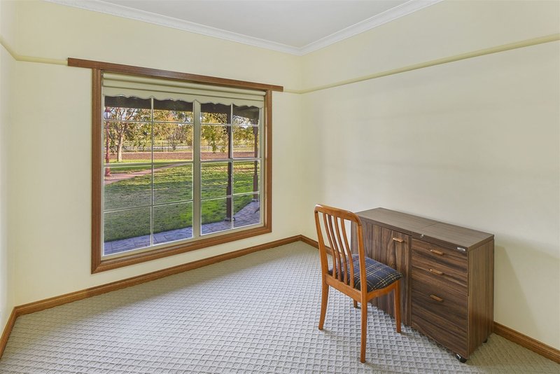 Photo - 21 Schier Drive, Horsham VIC 3400 - Image 12