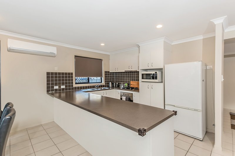 Photo - 21 Seagreen Drive, Coomera QLD 4209 - Image 4