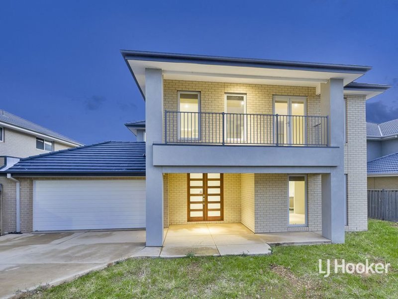 21 Seaview Point, Sanctuary Lakes VIC 3030