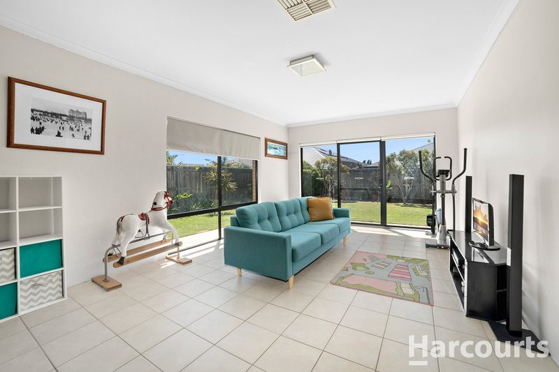 Photo - 21 Senecio Way, Halls Head WA 6210 - Image 8