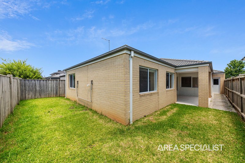 Photo - 21 Serene Way, Clyde North VIC 3978 - Image 11