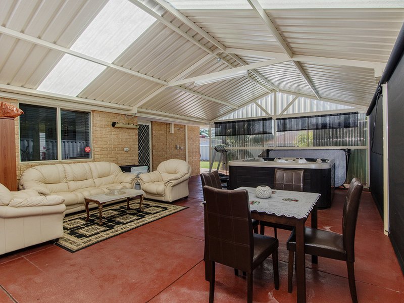 Photo - 21 Serenoa Court, Warnbro WA 6169 - Image 3