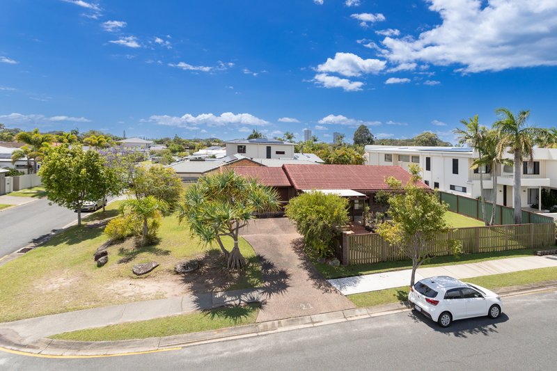 Photo - 21 Seriema Street, Burleigh Waters QLD 4220 - Image 16