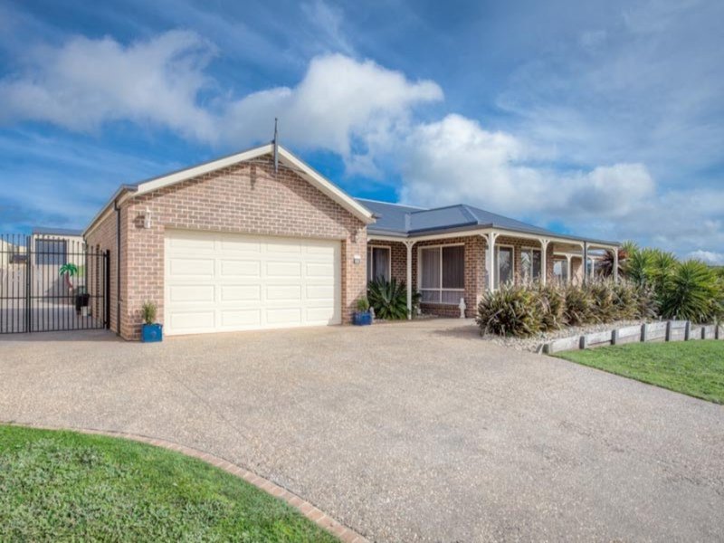 Photo - 21 Shaw Drive, Romsey VIC 3434 - Image 1