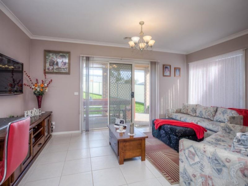 Photo - 21 Shaw Drive, Romsey VIC 3434 - Image 5