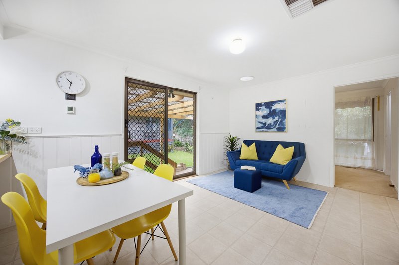 Photo - 21 Sheridan Avenue, Mooroolbark VIC 3138 - Image 3