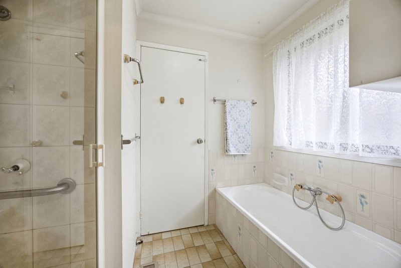Photo - 21 Sheridan Avenue, Mooroolbark VIC 3138 - Image 9