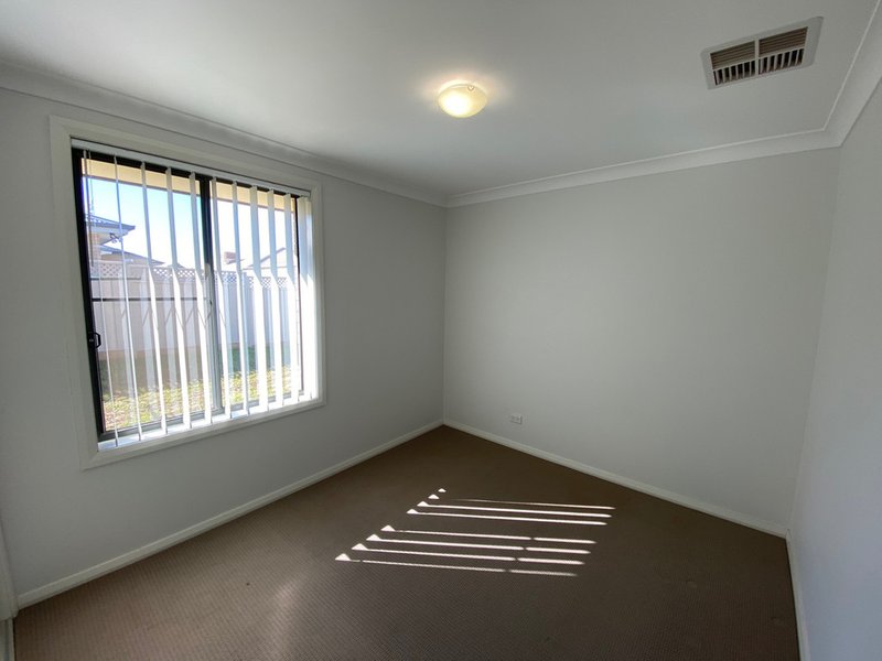 Photo - 21 Sherrard Crescent, Dubbo NSW 2830 - Image 10