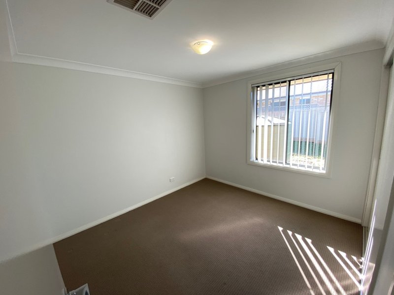 Photo - 21 Sherrard Crescent, Dubbo NSW 2830 - Image 11