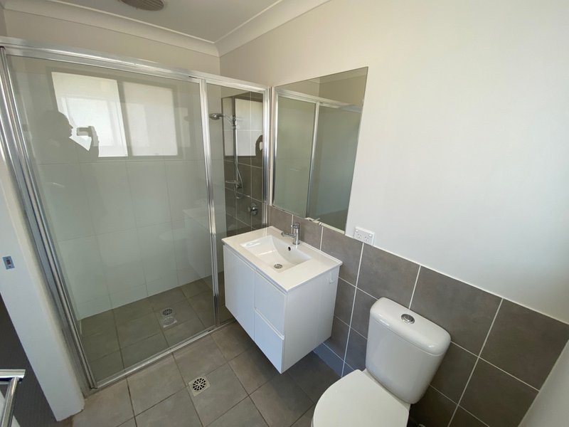 Photo - 21 Sherrard Crescent, Dubbo NSW 2830 - Image 14