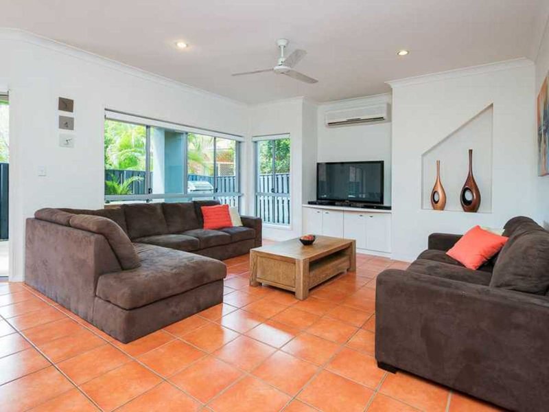 Photo - 2/1 Shorehaven Place, Varsity Lakes QLD 4227 - Image 2