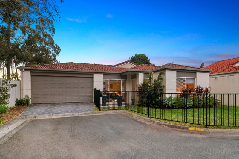 Photo - 21 Siena Place, Coombabah QLD 4216 - Image 5