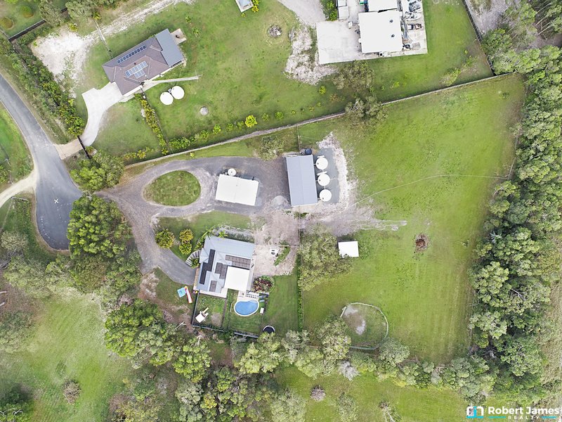 Photo - 21 Silverdale Court, Cooroibah QLD 4565 - Image 3