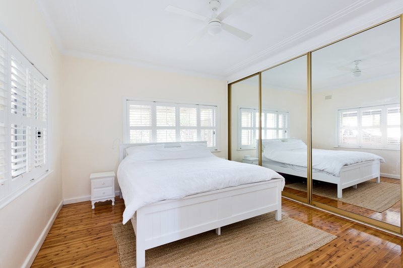 Photo - 21 Smith Avenue, Allambie Heights NSW 2100 - Image 7