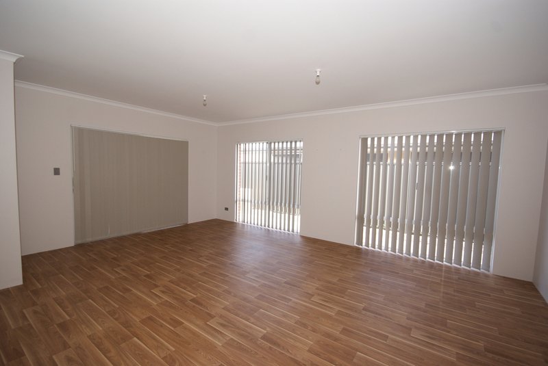 Photo - 21 Solaris Street, Wellard WA 6170 - Image 7