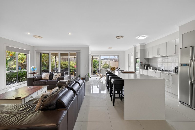 Photo - 21 Soliano Street, Rosemeadow NSW 2560 - Image 4
